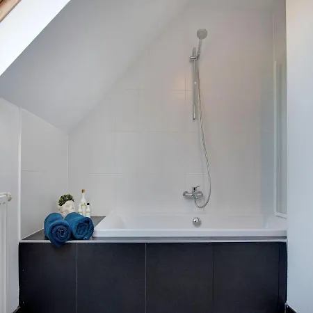 Modern In With Garden De Haan