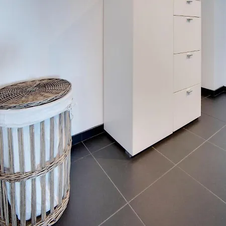 Modern In With Garden Casa vacanze *