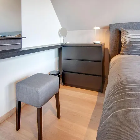 Modern In With Garden De Haan