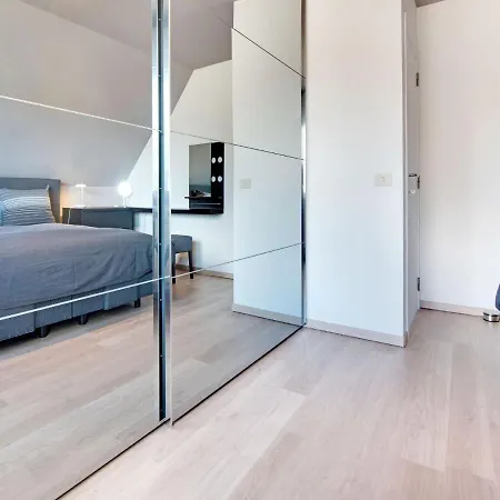 Modern In With Garden De Haan