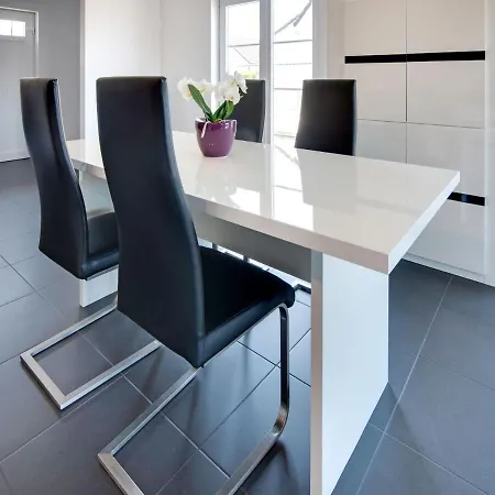 Modern In With Garden * De Haan