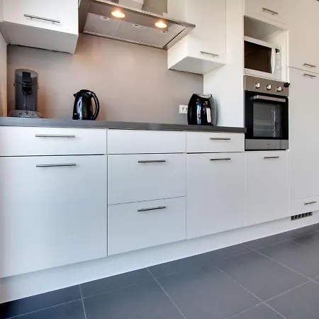 Modern In With Garden *